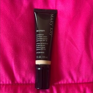 Mary Kay CC Cream - LIGHT TO MEDIUM
